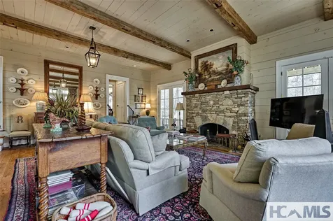 63 Avon Road Glenville NC 28736