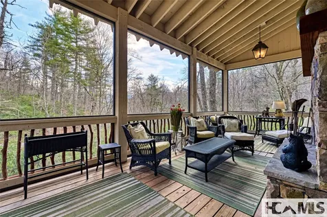 63 Avon Road Glenville NC 28736