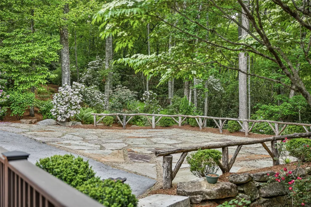 533 Woodward Trail Sapphire NC 28774