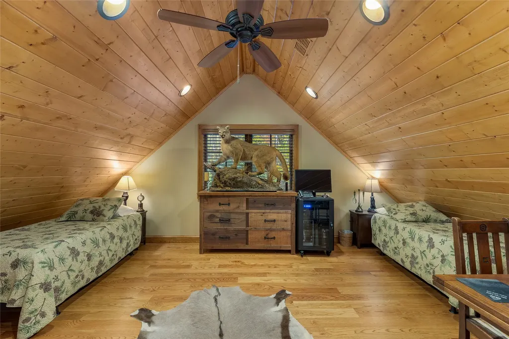 533 Woodward Trail Sapphire NC 28774
