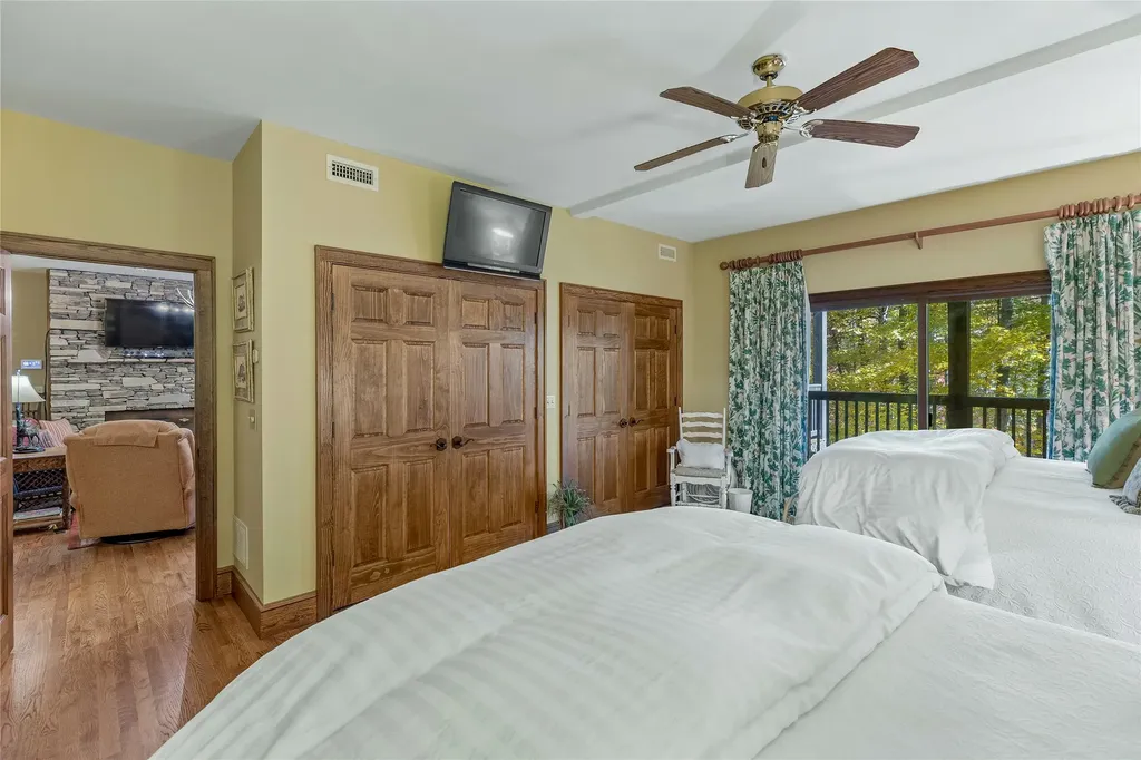 533 Woodward Trail Sapphire NC 28774