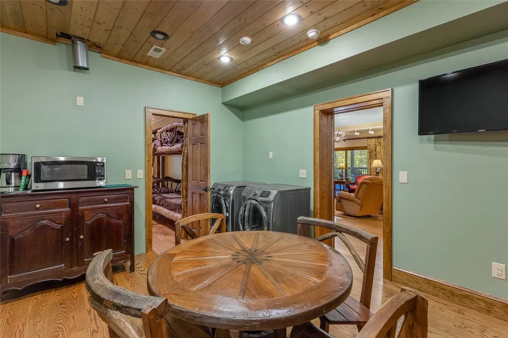 533 Woodward Trail Sapphire NC 28774