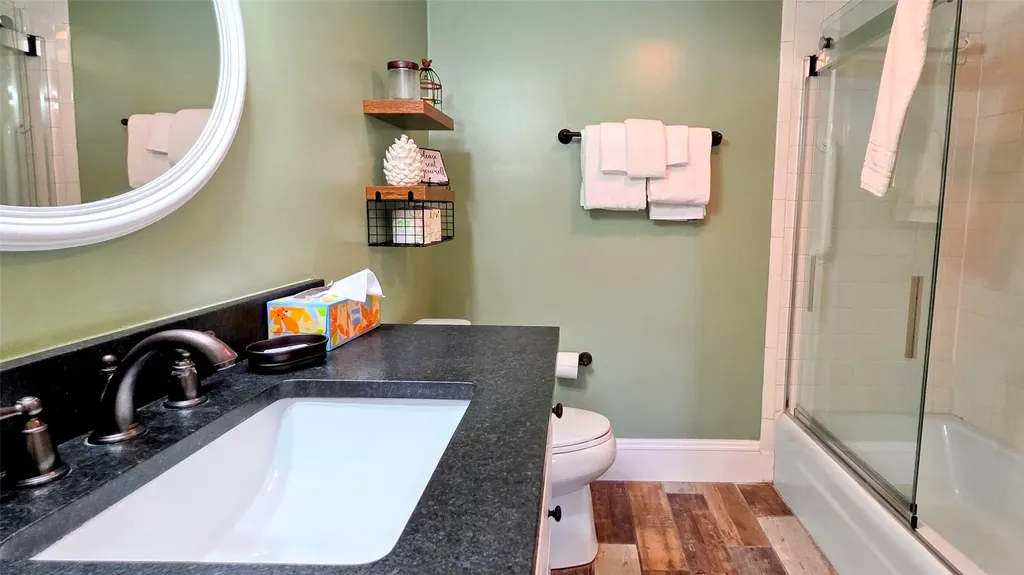 104 Mountain Lea Sapphire NC 28774