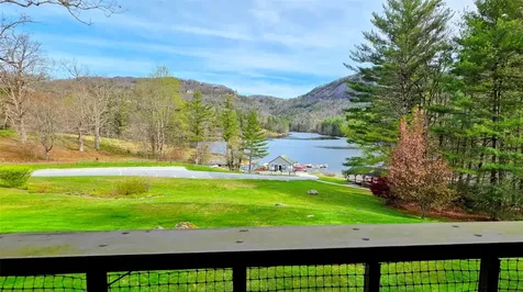104 Mountain Lea Sapphire NC 28774