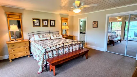 104 Mountain Lea Sapphire NC 28774