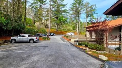 104 Mountain Lea Sapphire NC 28774