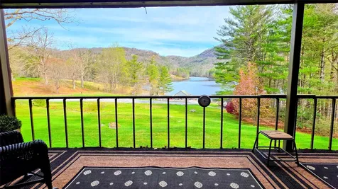 104 Mountain Lea Sapphire NC 28774