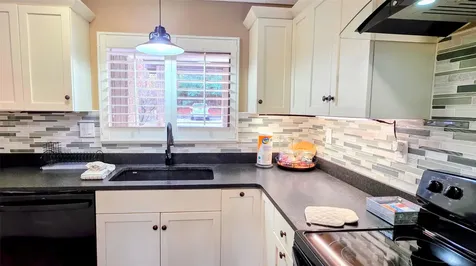 104 Mountain Lea Sapphire NC 28774