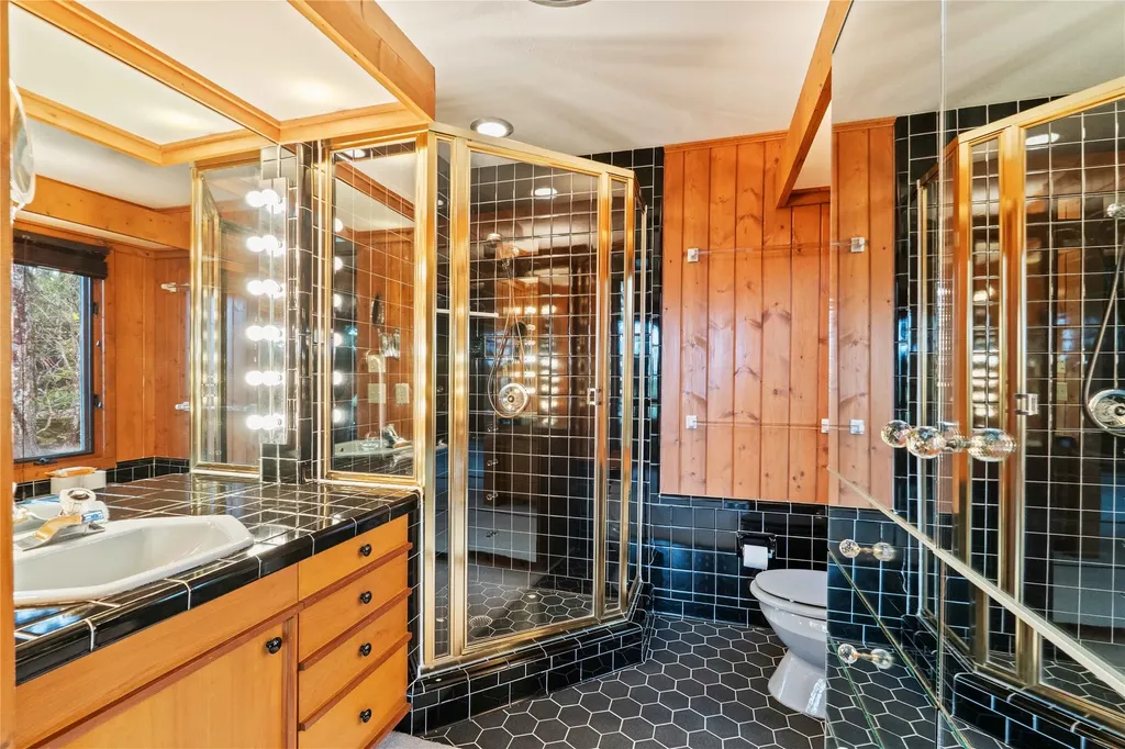 336 North Drive Highlands NC 28741