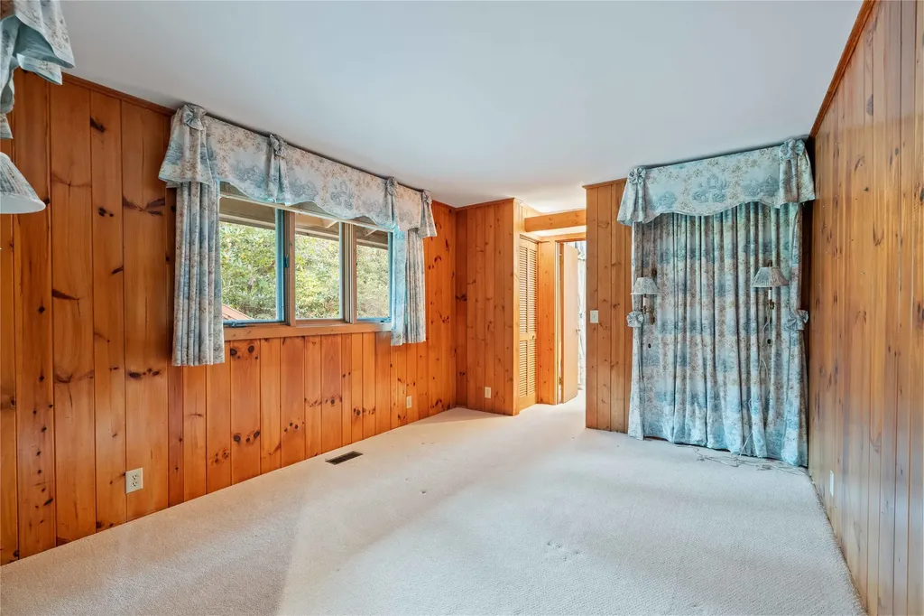 336 North Drive Highlands NC 28741