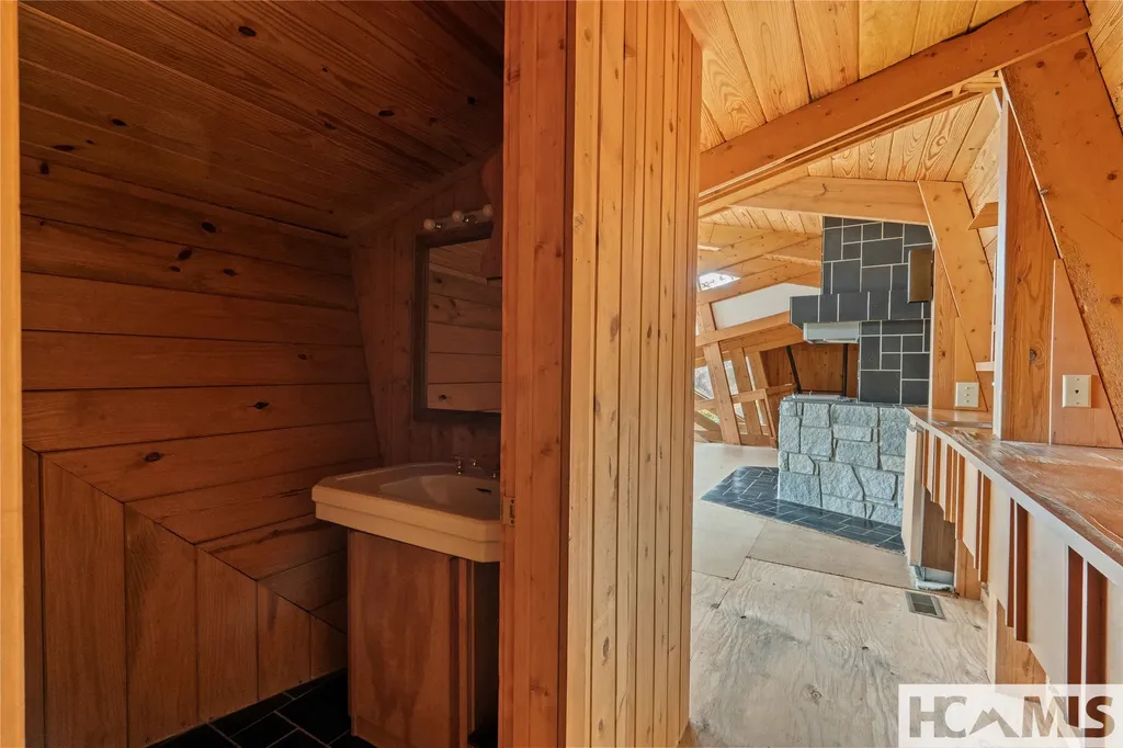 336 North Drive Highlands NC 28741