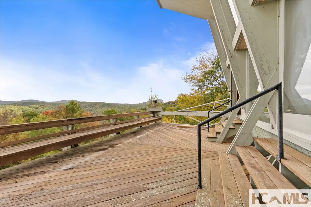 336 North Drive Highlands NC 28741