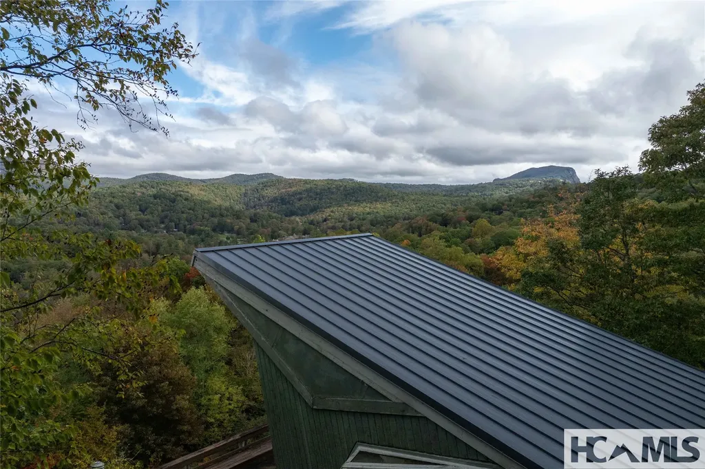 336 North Drive Highlands NC 28741