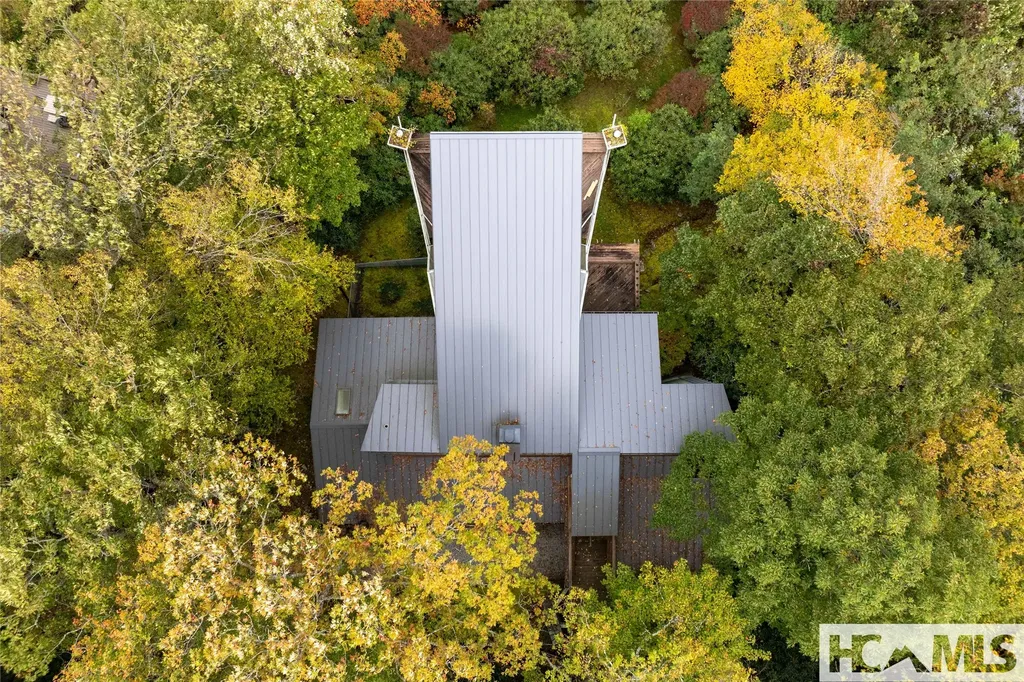 336 North Drive Highlands NC 28741