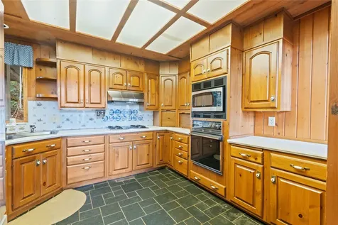 336 North Drive Highlands NC 28741