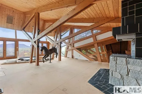 336 North Drive Highlands NC 28741