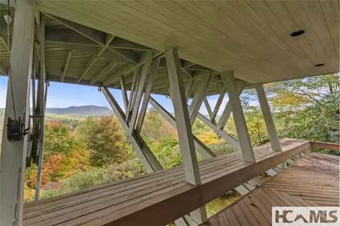 336 North Drive Highlands NC 28741