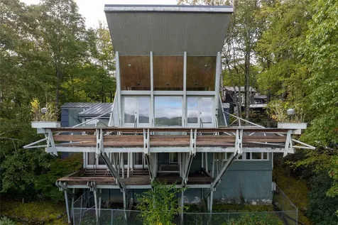 336 North Drive Highlands NC 28741
