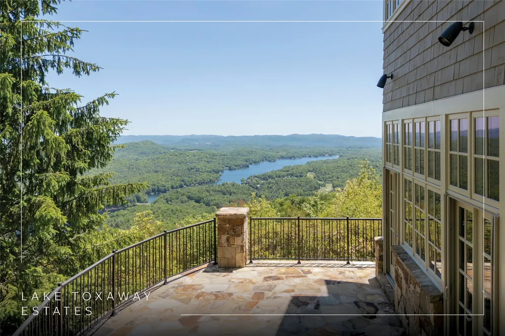 250 Meadow Ridge Drive Lake Toxaway NC 28747