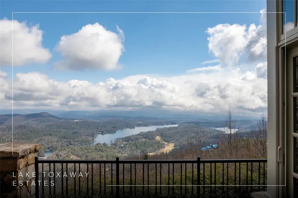 250 Meadow Ridge Drive Lake Toxaway NC 28747