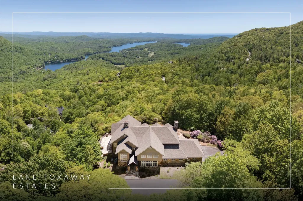 250 Meadow Ridge Drive Lake Toxaway NC 28747