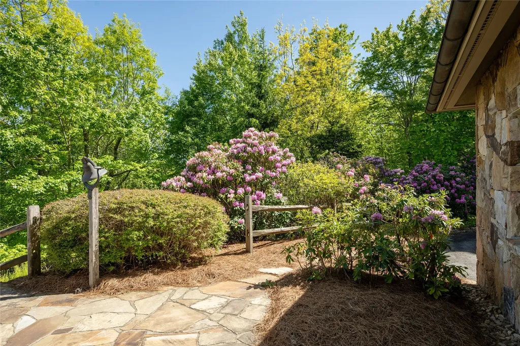 250 Meadow Ridge Drive Lake Toxaway NC 28747
