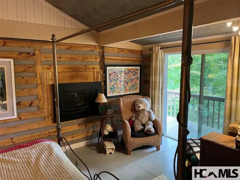 210 Tahala Trail Cullowhee NC 28723