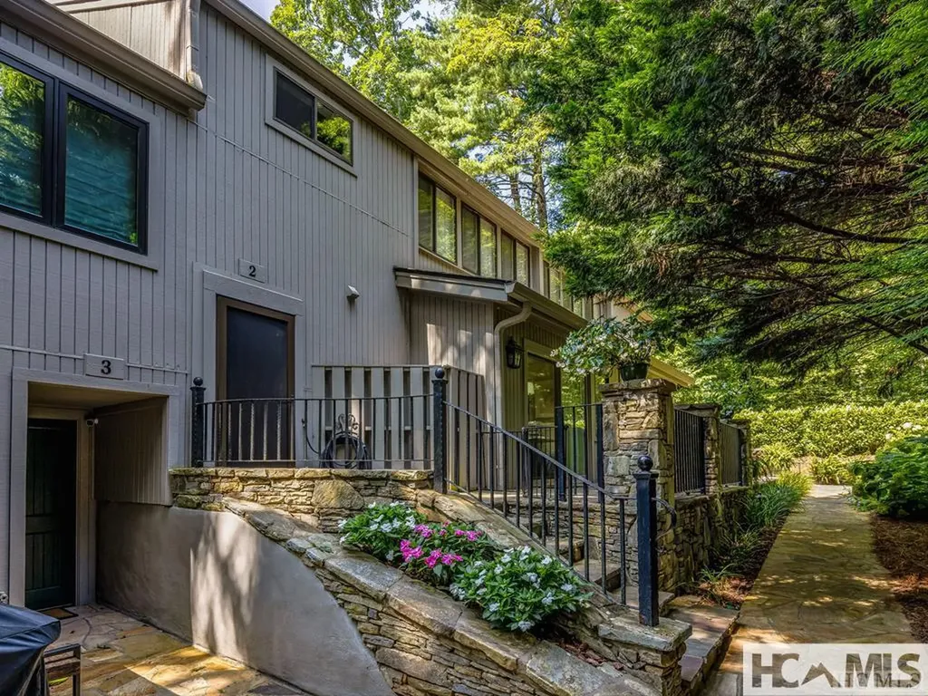 64 Toxaway Shores Lake Toxaway NC 28747