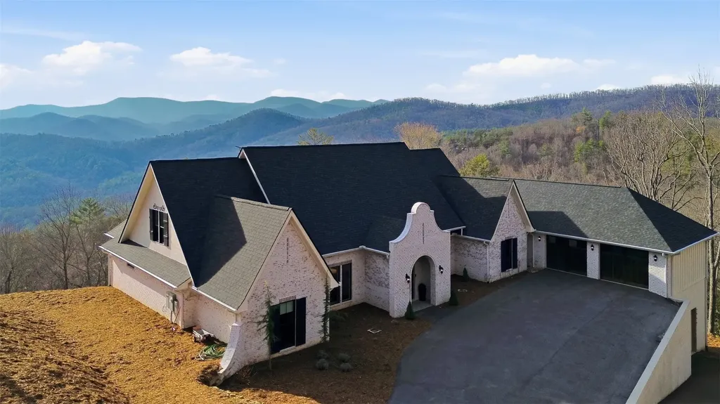 58 Buttons Lane Sky Valley GA 30537