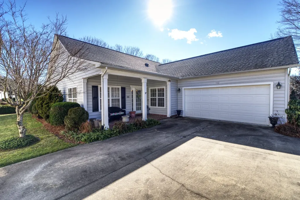 302 Cambridge Drive Brevard NC 28712