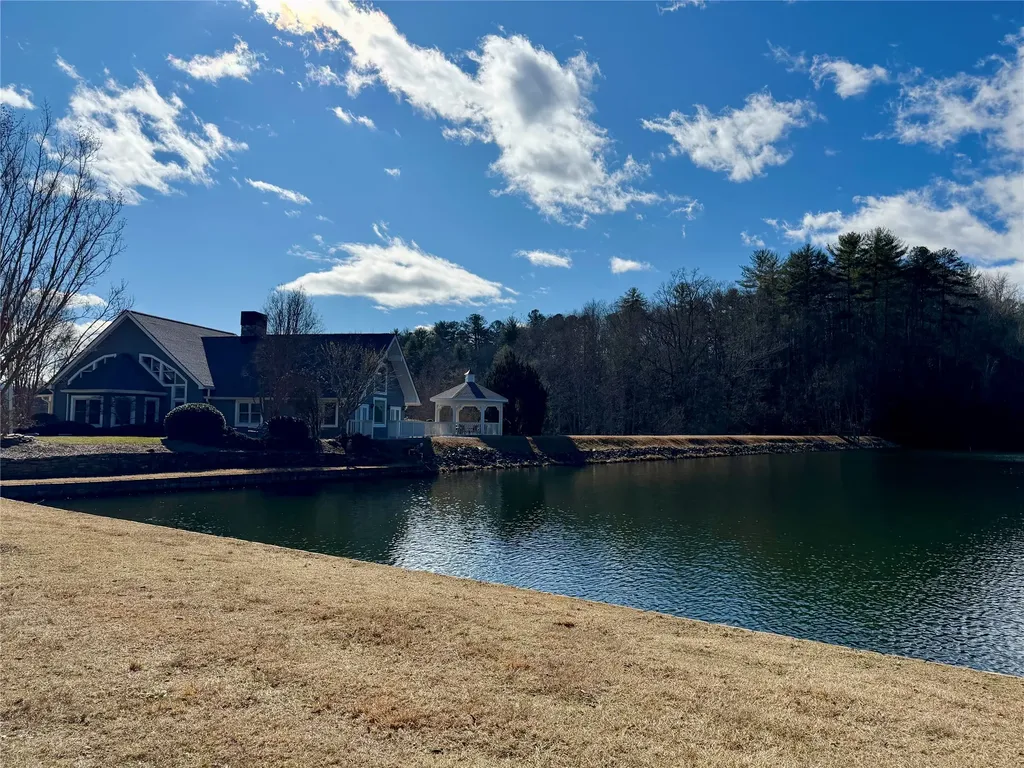 302 Cambridge Drive Brevard NC 28712