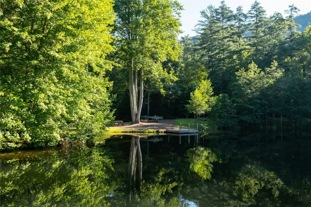 172 Lonesome Valley Road Sapphire NC 28774