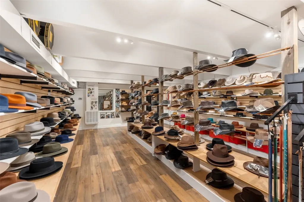 221 N 4th Street Highlands NC 28741