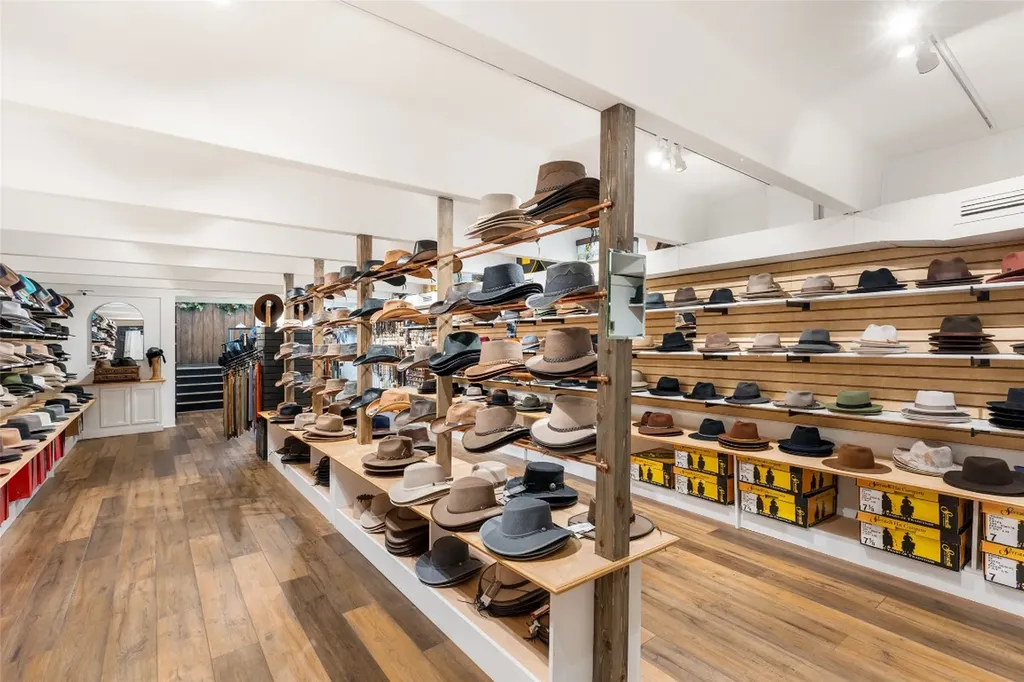 221 N 4th Street Highlands NC 28741