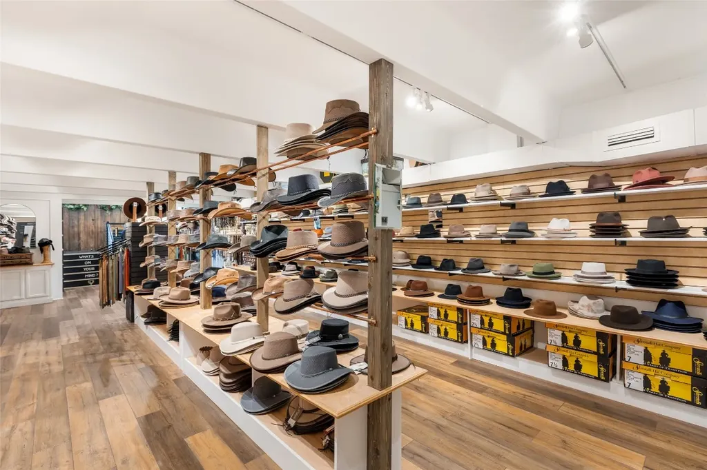 221 N 4th Street Highlands NC 28741