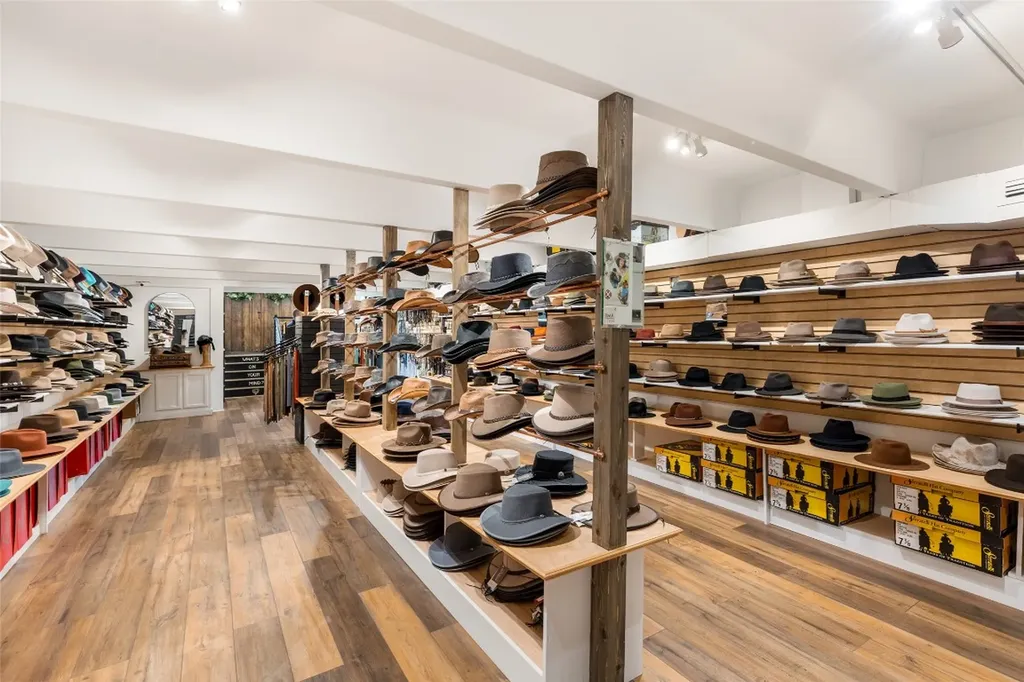 221 N 4th Street Highlands NC 28741