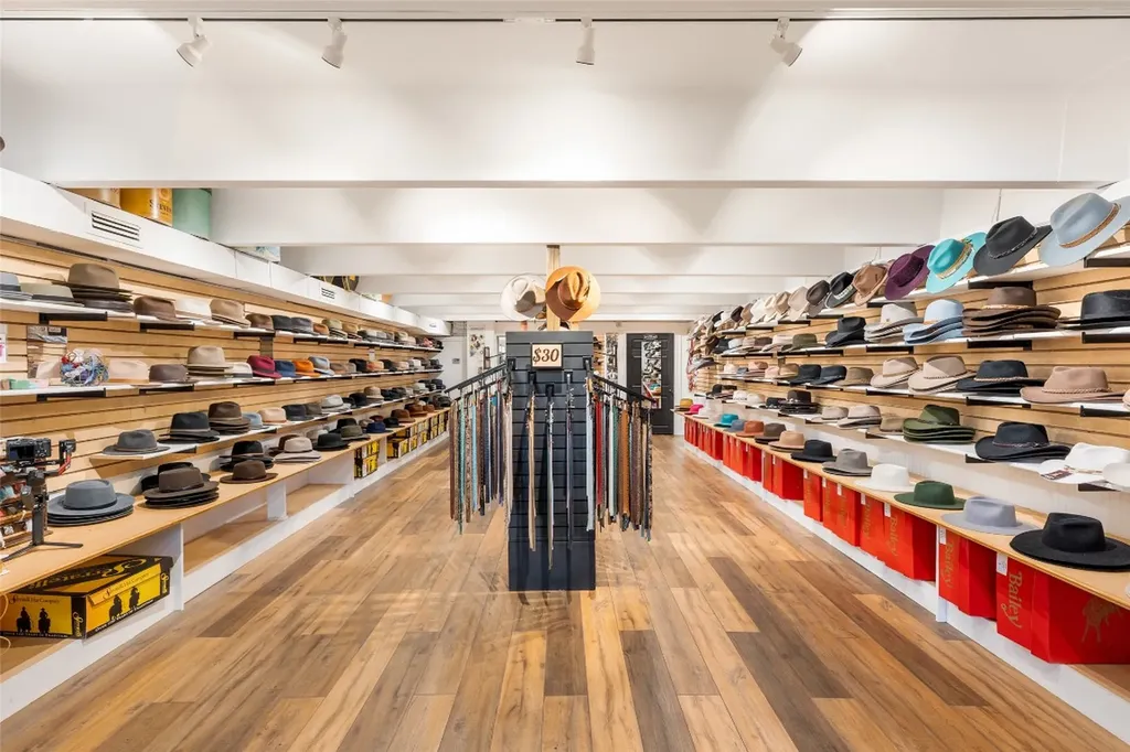 221 N 4th Street Highlands NC 28741