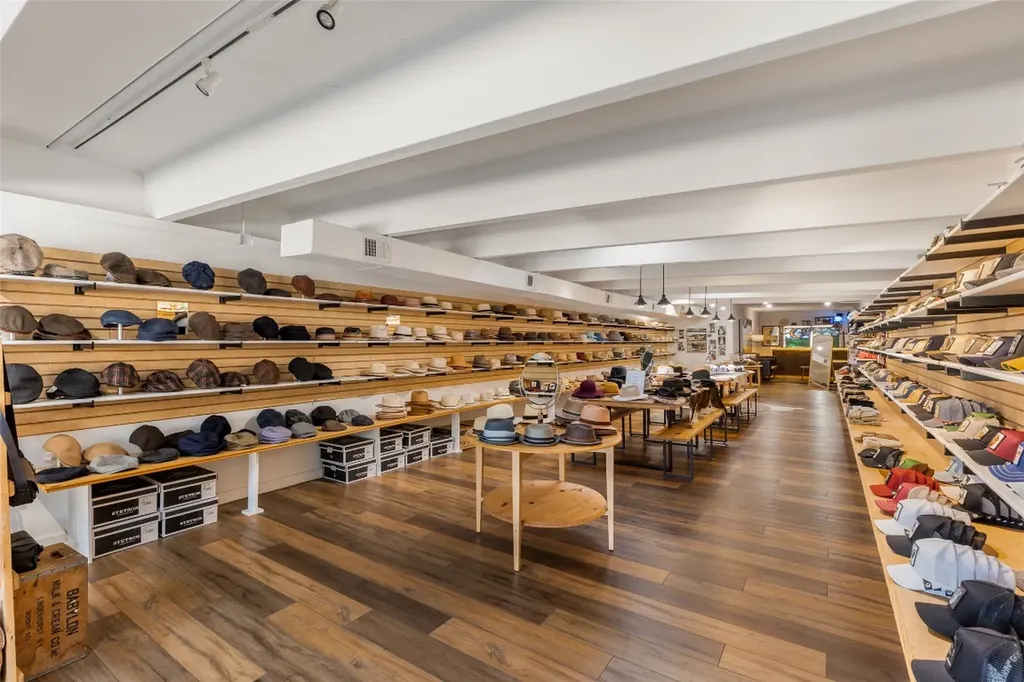 221 N 4th Street Highlands NC 28741