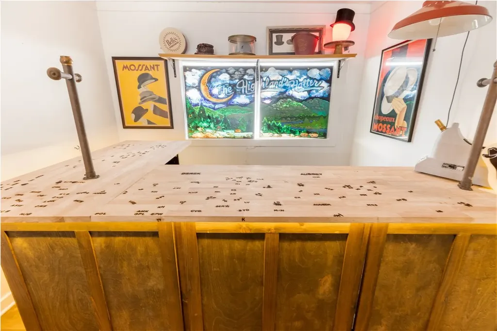 221 N 4th Street Highlands NC 28741