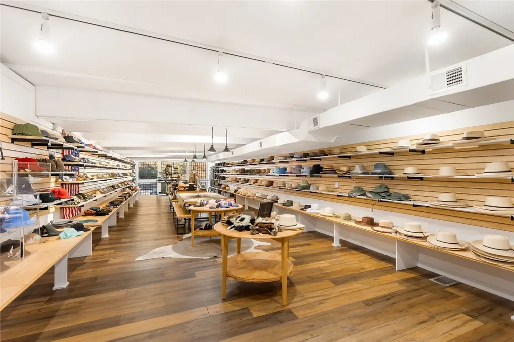 221 N 4th Street Highlands NC 28741