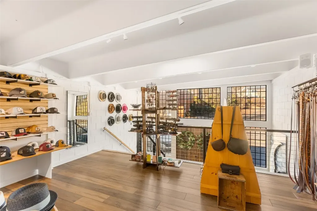 221 N 4th Street Highlands NC 28741