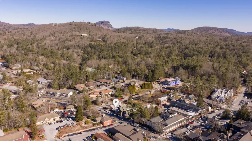 221 N 4th Street Highlands NC 28741