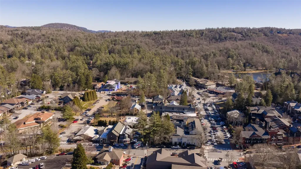 221 N 4th Street Highlands NC 28741