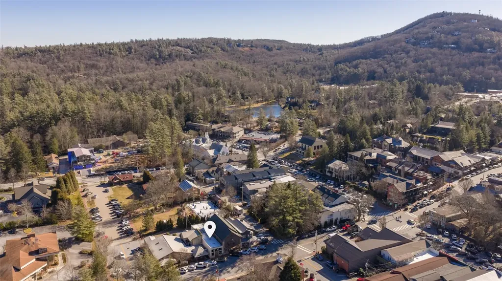 221 N 4th Street Highlands NC 28741