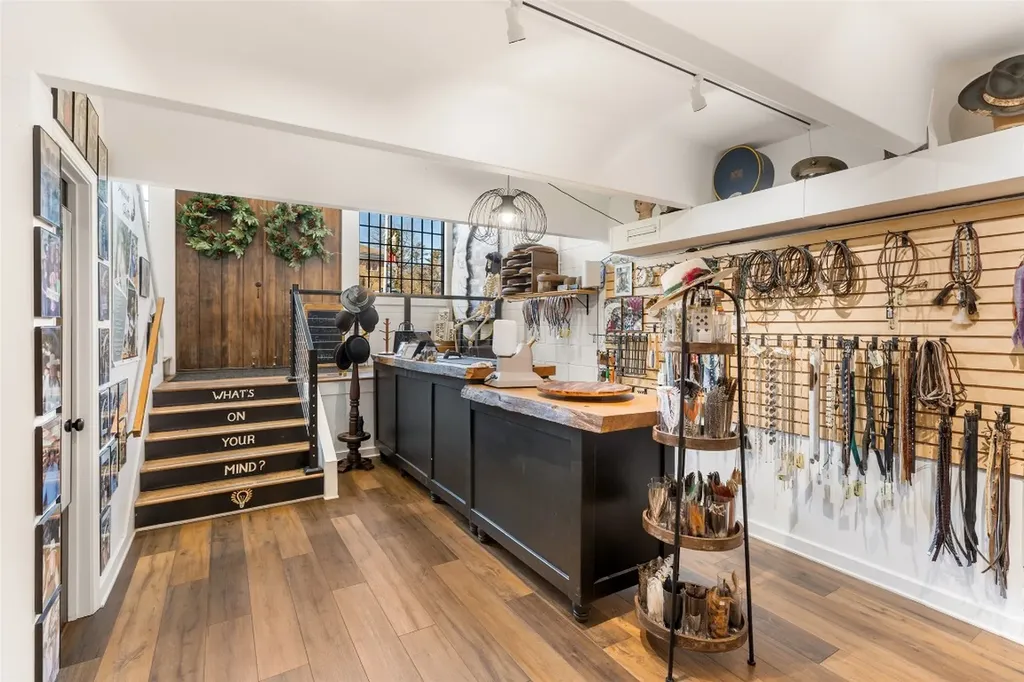 221 N 4th Street Highlands NC 28741