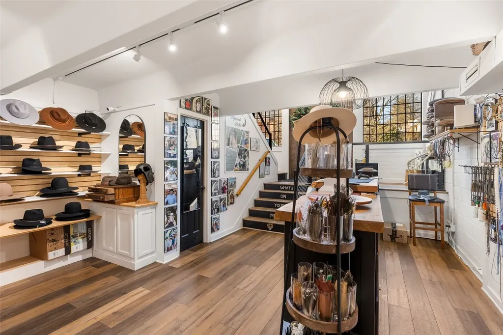 221 N 4th Street Highlands NC 28741