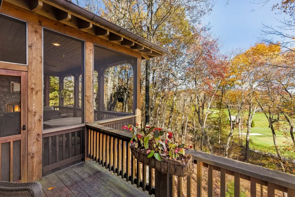 8 Mount Mitchell Court Cashiers NC 28717