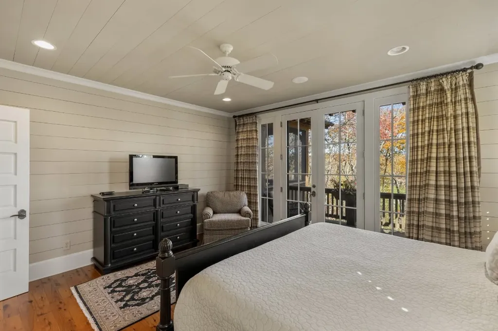 8 Mount Mitchell Court Cashiers NC 28717