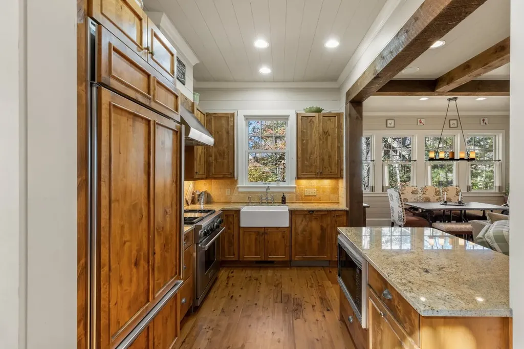 8 Mount Mitchell Court Cashiers NC 28717