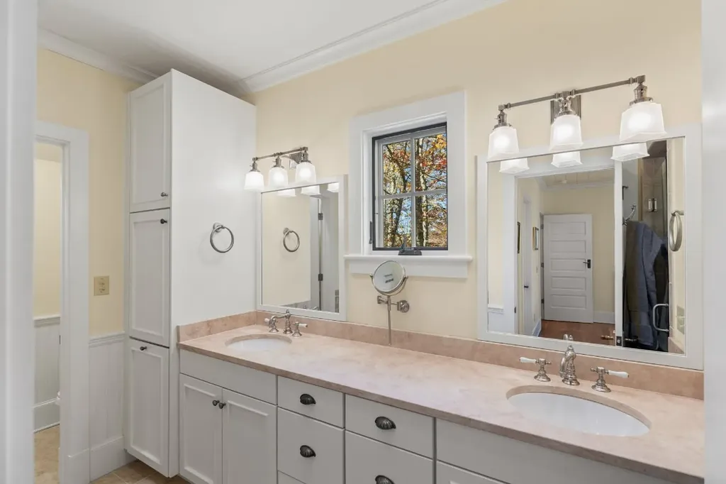 8 Mount Mitchell Court Cashiers NC 28717